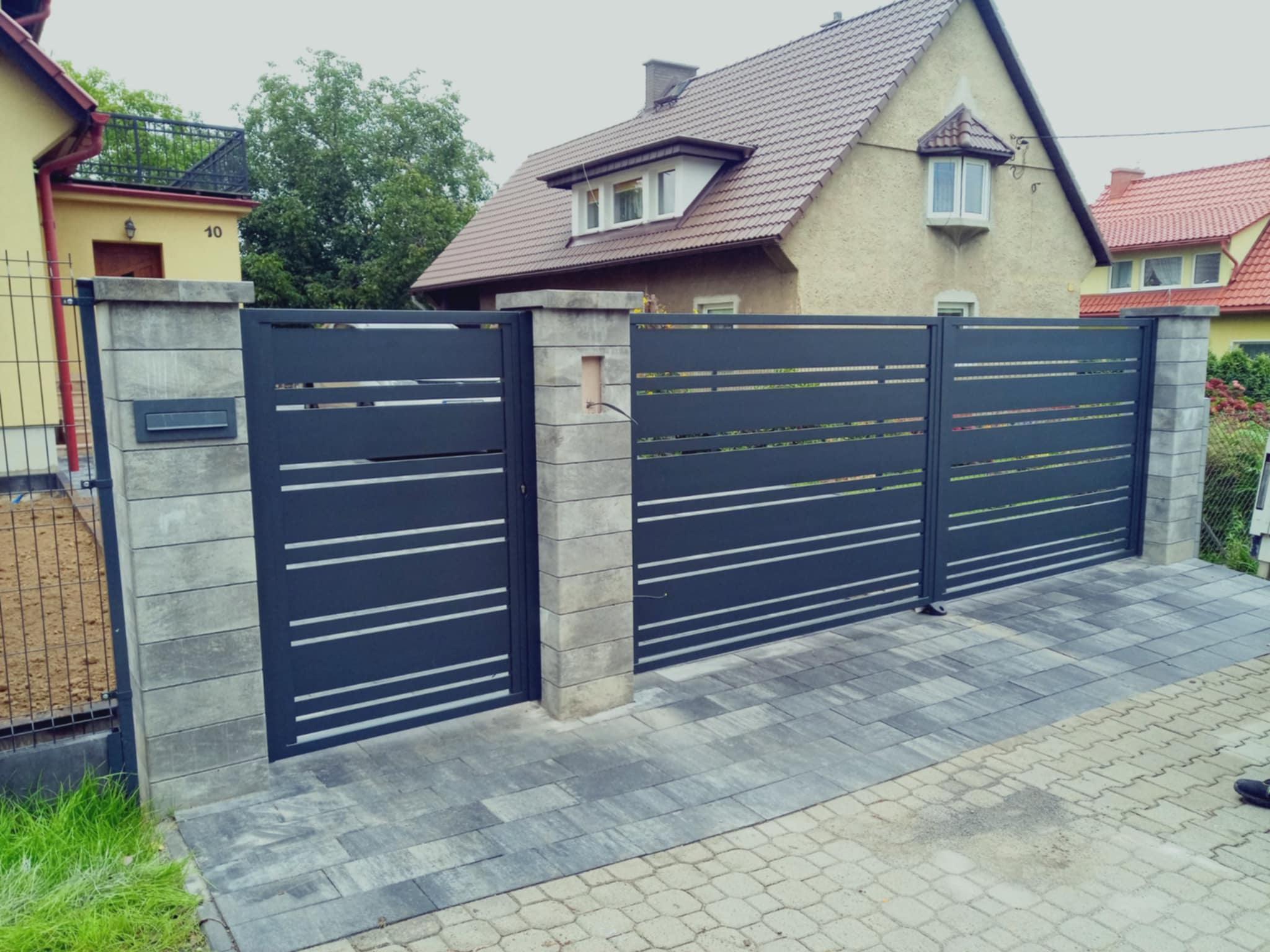 brama nowoczesna aluminiowa montaz opole
